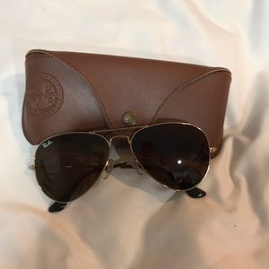 Classic aviator Ray Bans